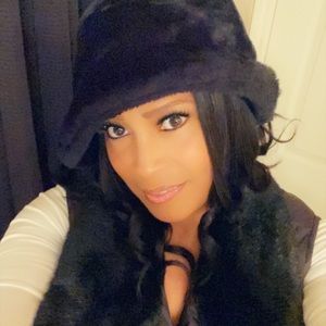 Meet your Posher, Angela